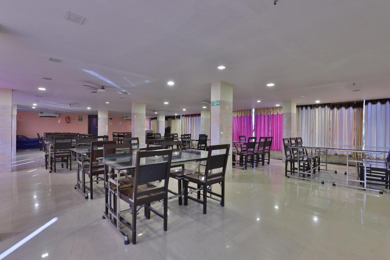 Oyo 24833 Hotel Silver ดามัน ภายนอก รูปภาพ